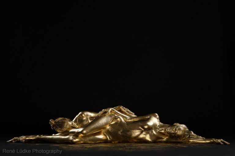 Gold Bodypainting Close-Up – Detailaufnahme Kunstfotografie Hamburg
